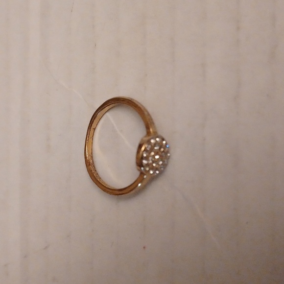 4/$30 Gold Coloured Rhinestone Ring - Picture 1 of 4